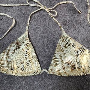 NWT - Victoria Secret Bikini Top